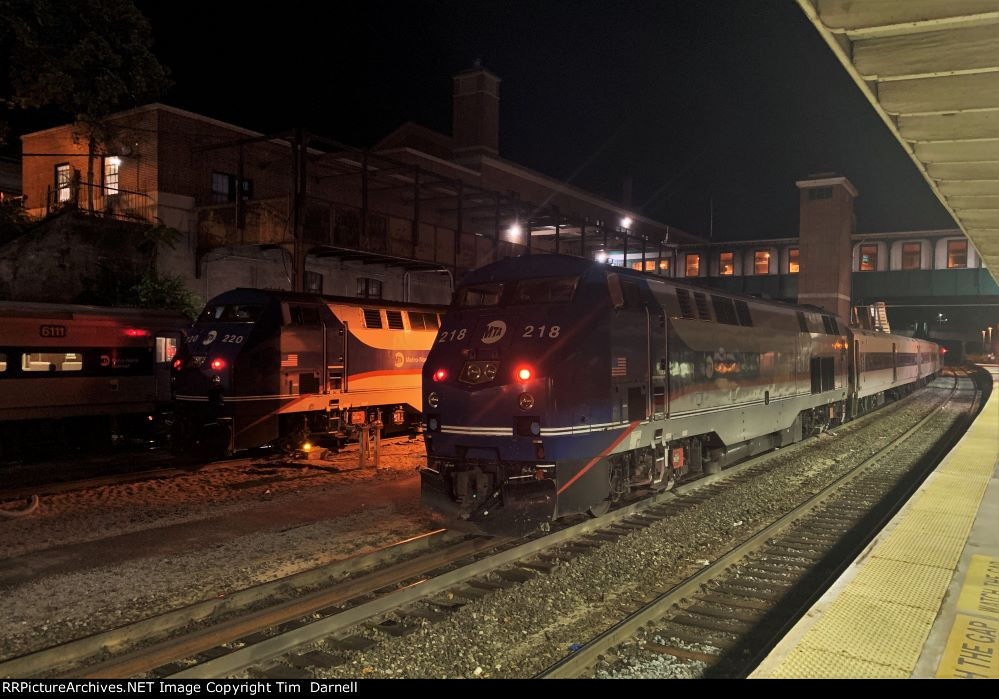 MNCR 220, 218